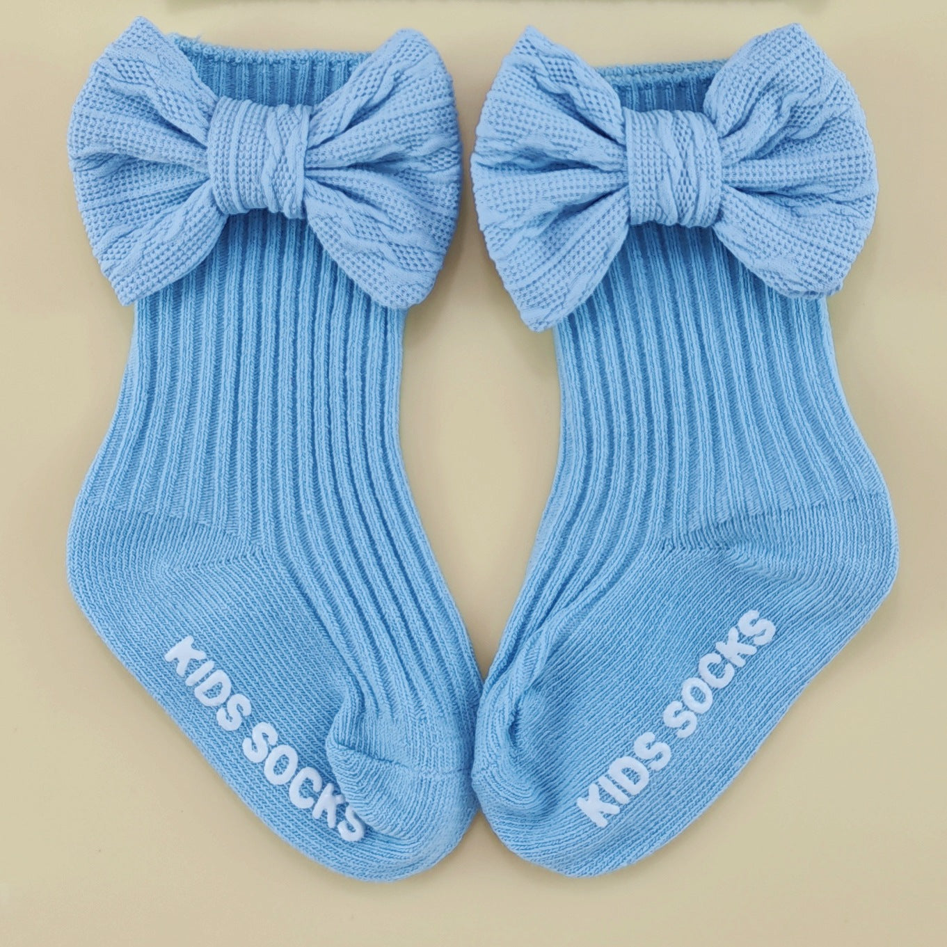 Set Cappellino Turbante + Calzini con Fiocco – Neonato