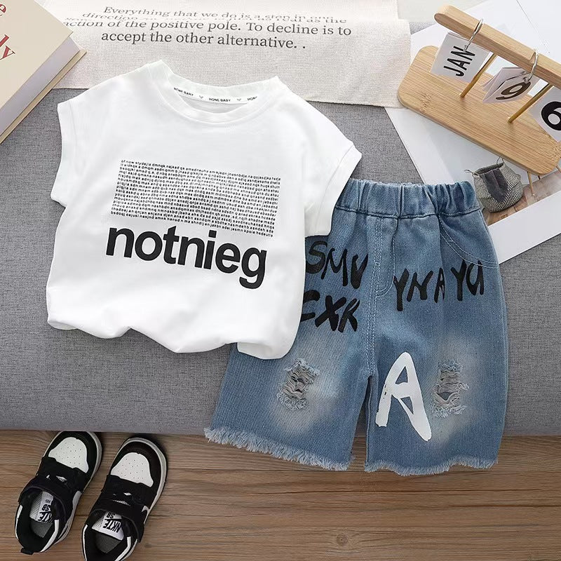 Set Estivo Bambino con T-shirt "Notnieg" e Shorts in Denim