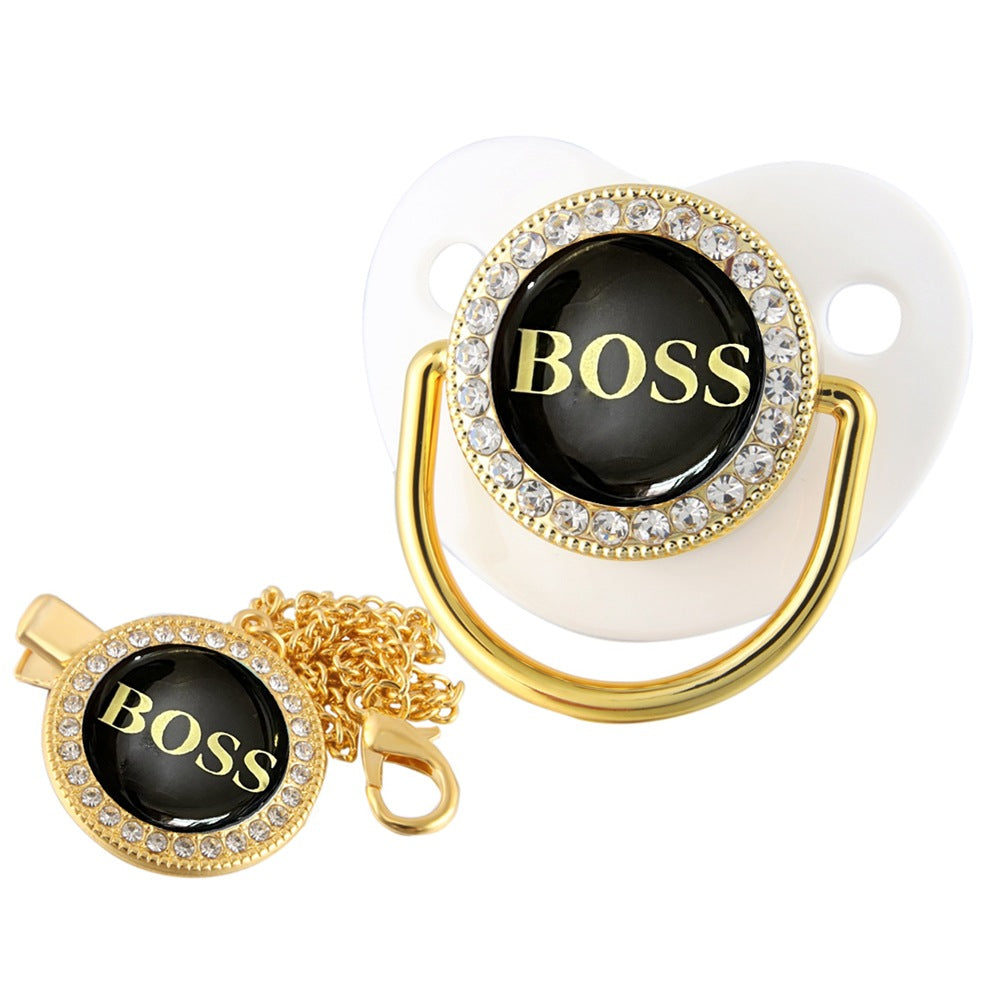 Set Ciuccio con Catenella “BOSS” – Design Elegante con Strass oro