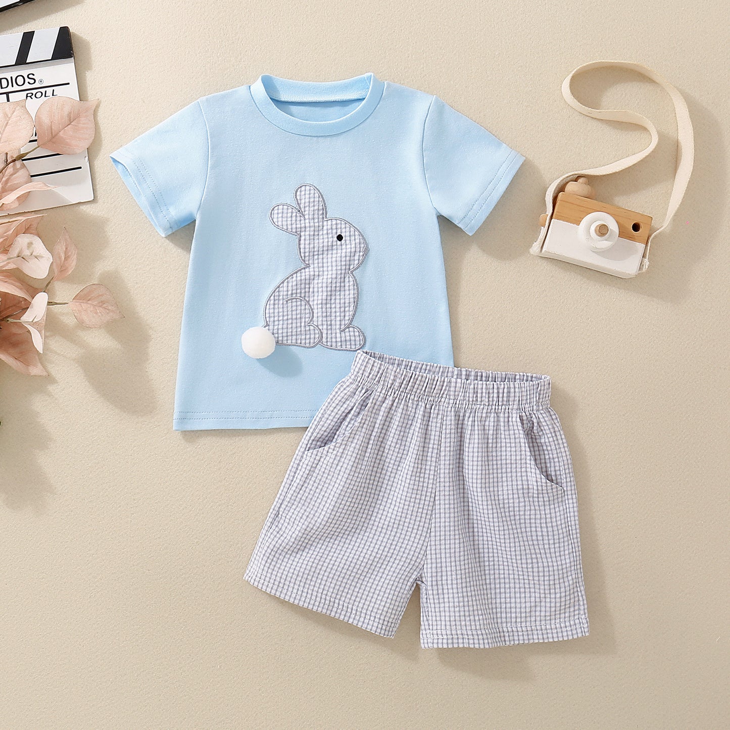 Completo Estivo Bambino  T-shirt e Shorts a Quadretti con coniglietto
