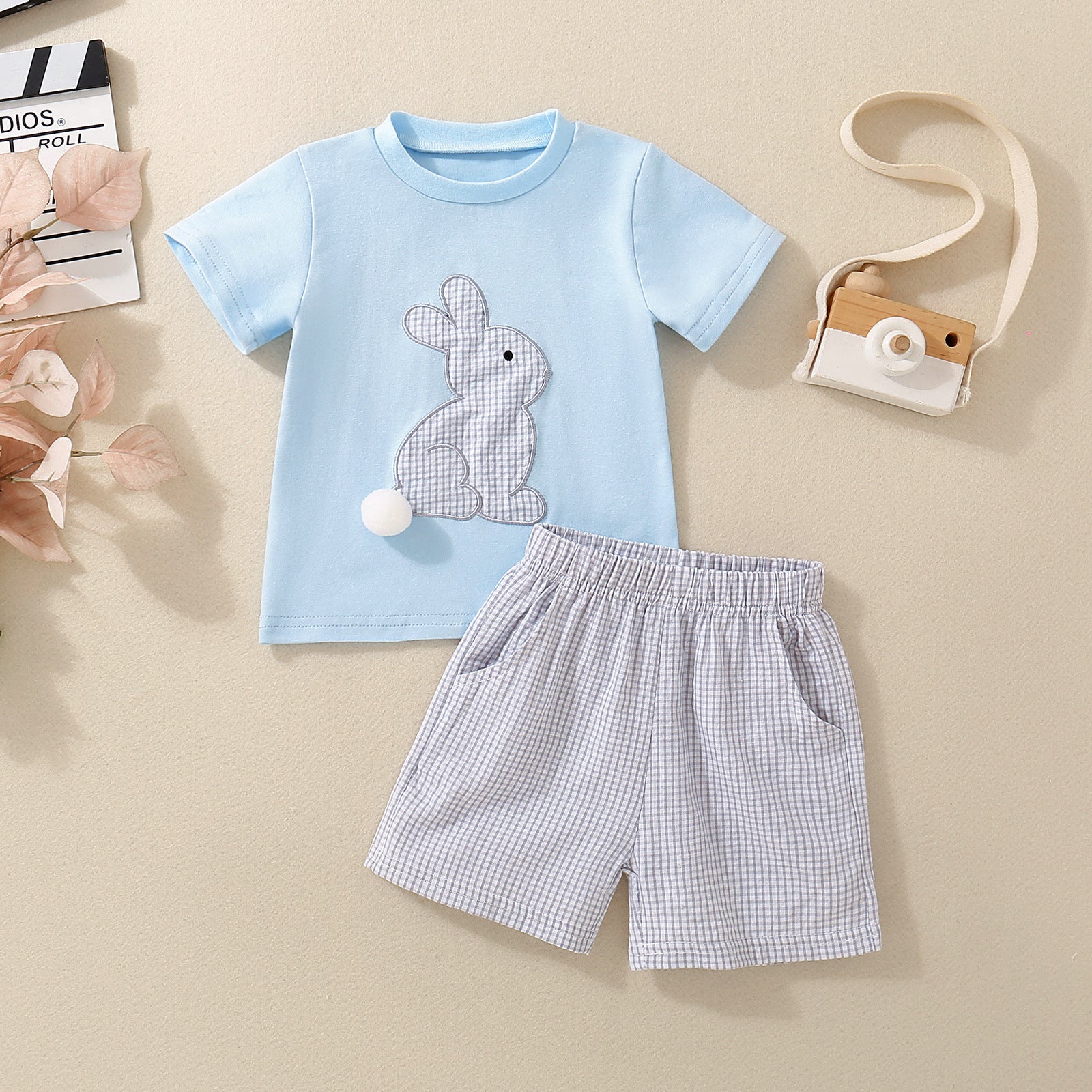 Completo Estivo Bambino  T-shirt e Shorts a Quadretti con coniglietto