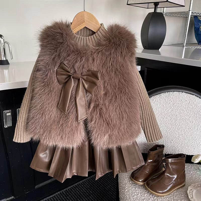 Completo Elegante Bambina Invernale – Gilet in Eco-Pelliccia, Maglia a Coste e Gonna in Ecopelle