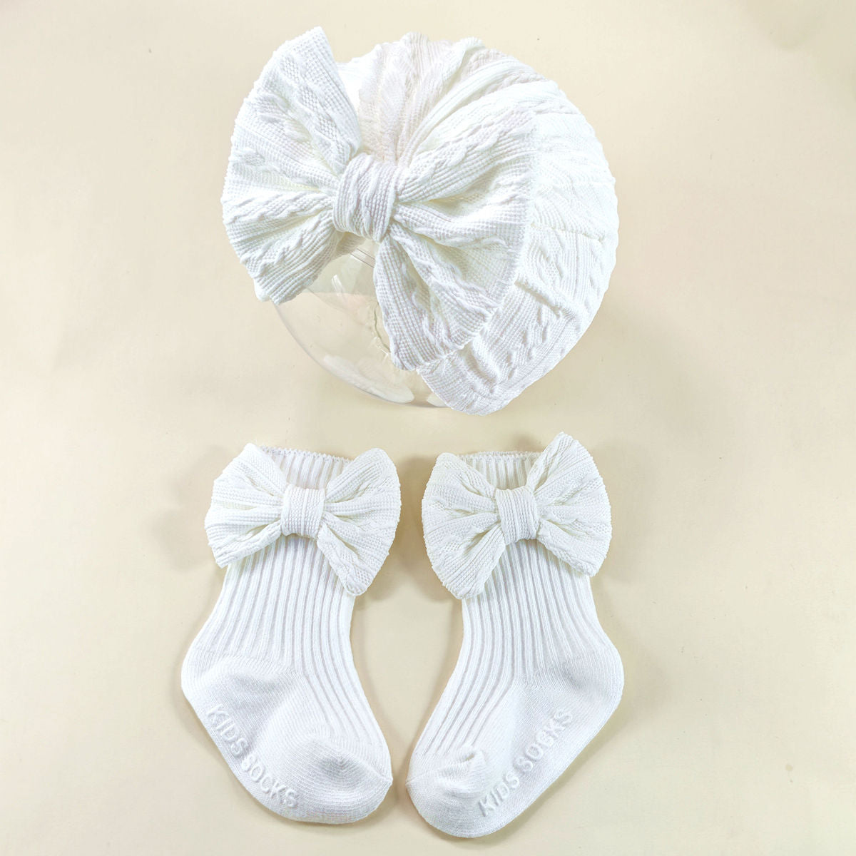 Set Cappellino Turbante + Calzini con Fiocco – Neonato