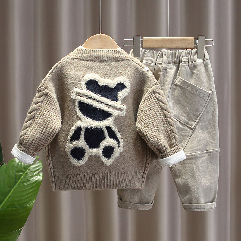 Completo maglia con orsetto ricamato + pantaloni – 2 varianti
