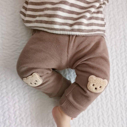 Pantalone bimbo/bimba in cotone a costine con patch orsetto – Set 2 colori