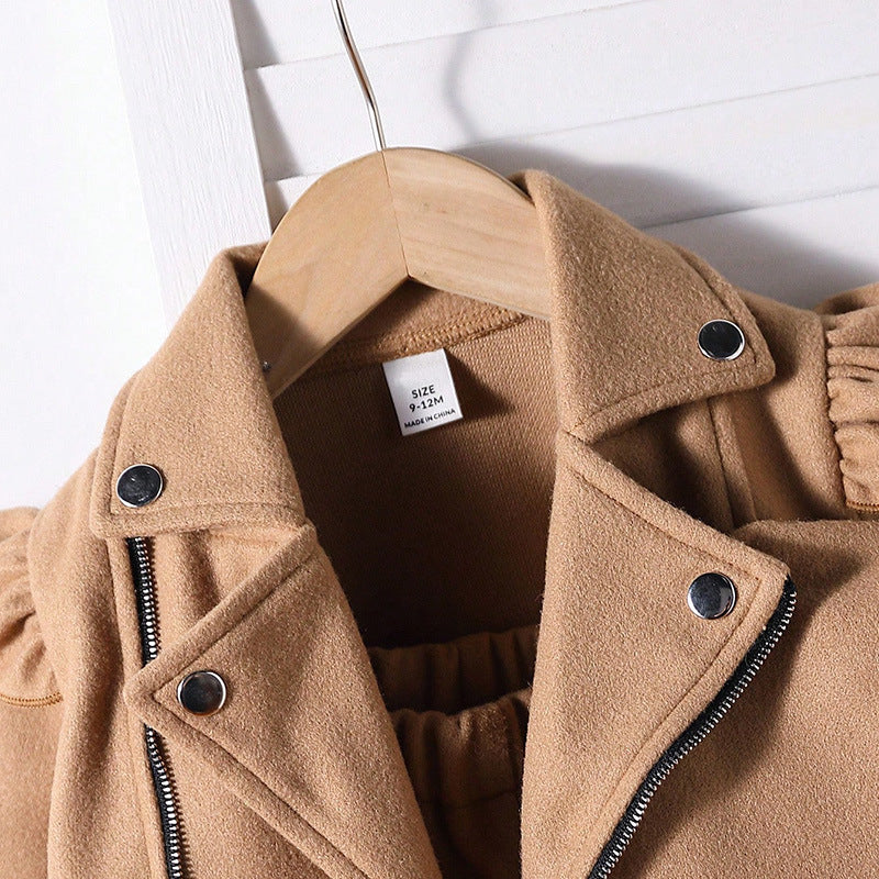 Completo Bimba "Paris Chic"  Giacca con Volant, Pantaloni con Fiocchi e Borsetta Coordinata