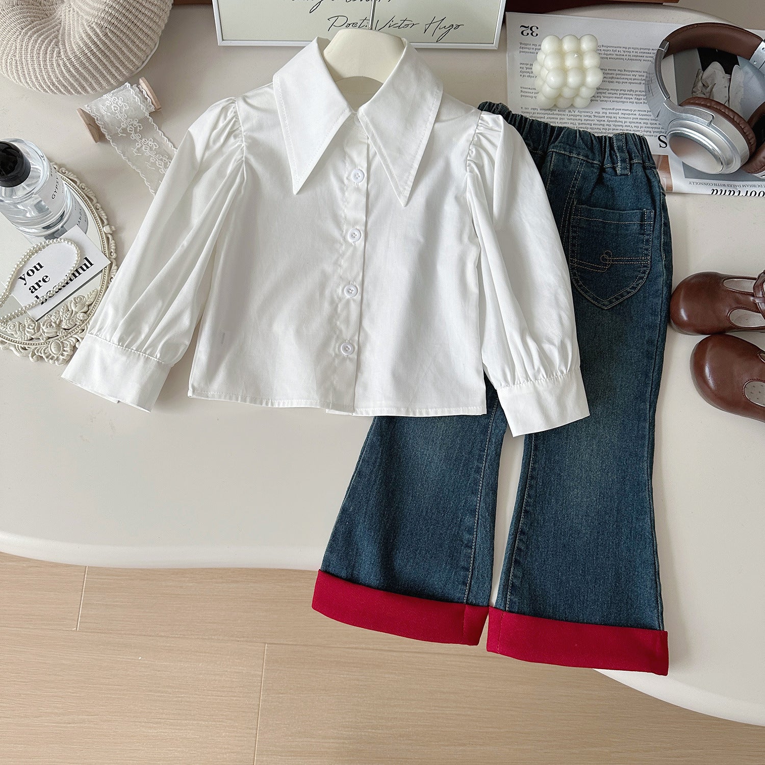 Set Bambina Camicia Bianca con Gilet Maglia e Jeans – 3 Pezzi