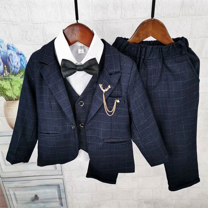 Completo Elegante Bambino 4 Pezzi – Giacca, Gilet e Pantaloni Nero con Papillon