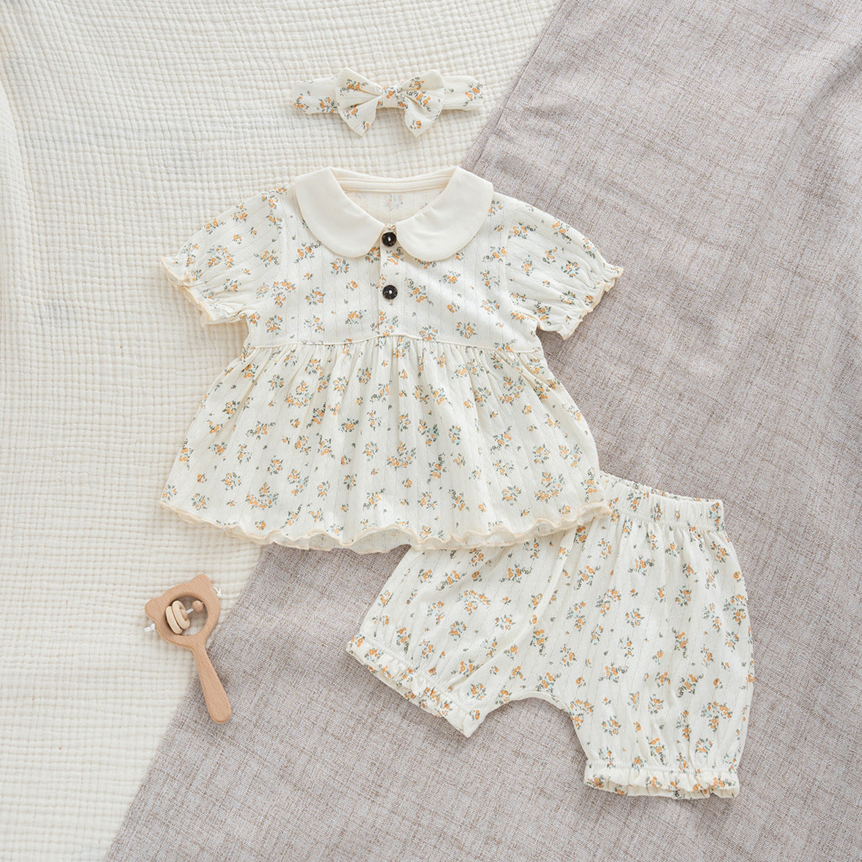 Completo estivo 3 pezzi bimba – Fiorellini crema