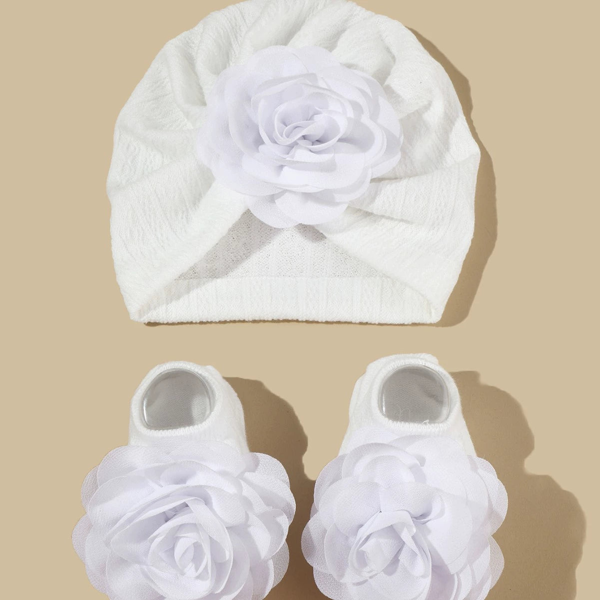 Set Cappellino + Scarpette Fiore – Elegance (0-6 mesi)