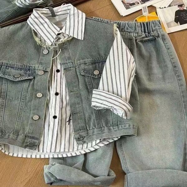 Set Outfit Bambino   Gilet in Denim, Camicia a Righe e Jeans Casual