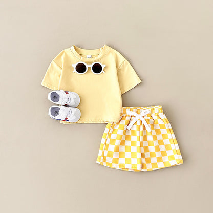 Completo Estivo Bambino  T-Shirt Monocolore e Shorts a Scacchi