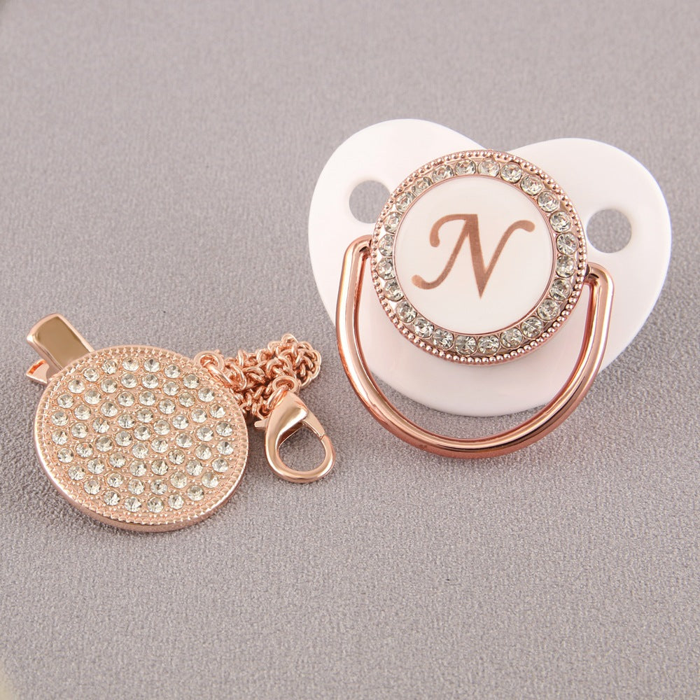Set Ciuccio Luxury Bianco e oro rosa con Clip – Personalizzato con Iniziale (6-12 mesi)