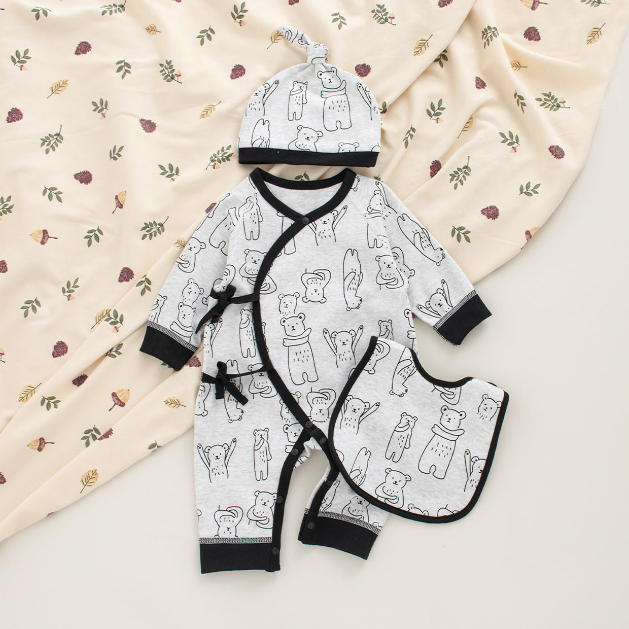 Coordinato Set Neonato/ Bimbo  3 pezzi – Orsetti monocromo