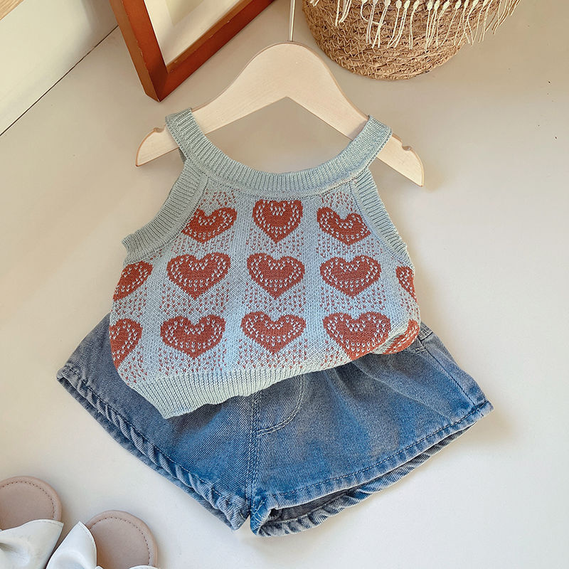 Completo Estivo Bambina – Top con Cuori e Shorts in Jeans
