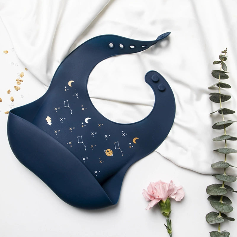 Bavetta in Silicone con Tasca – Modello Stelline & Pianeti, Antigoccia e Regolabile