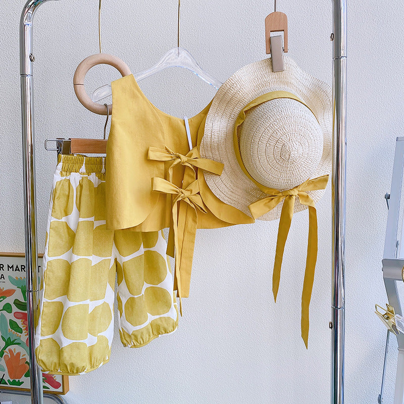 Completo 3PZ Estivo per Bambina con Top, Pantaloncini e Cappello Coordinato