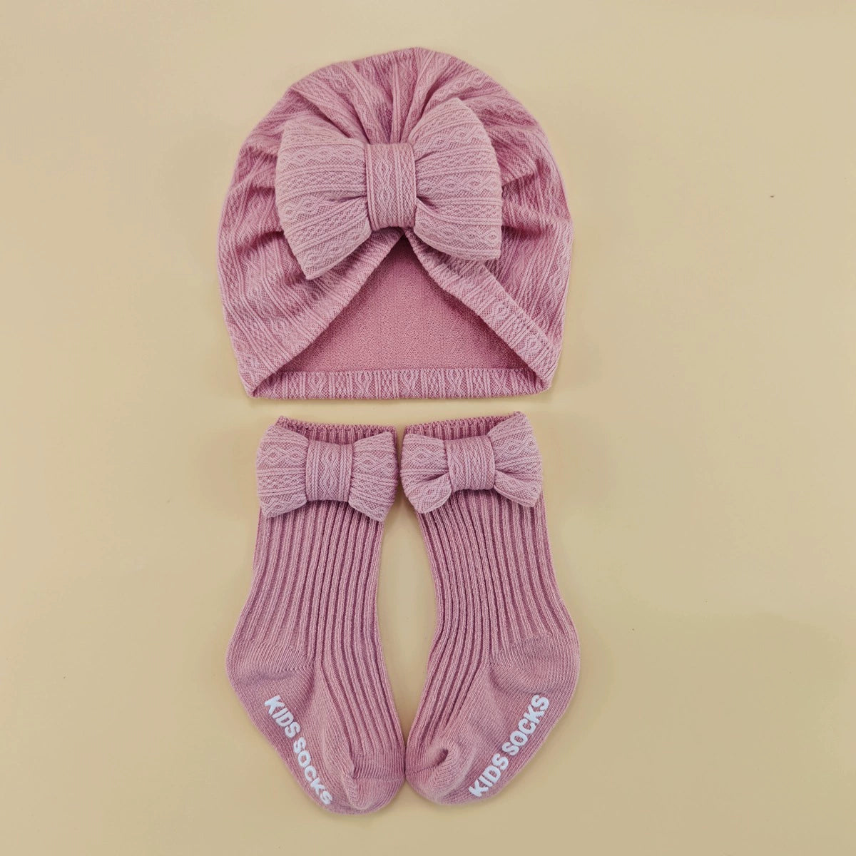 Set Cappellino + Calzini Maxi Fiocco (0-6 mesi)
