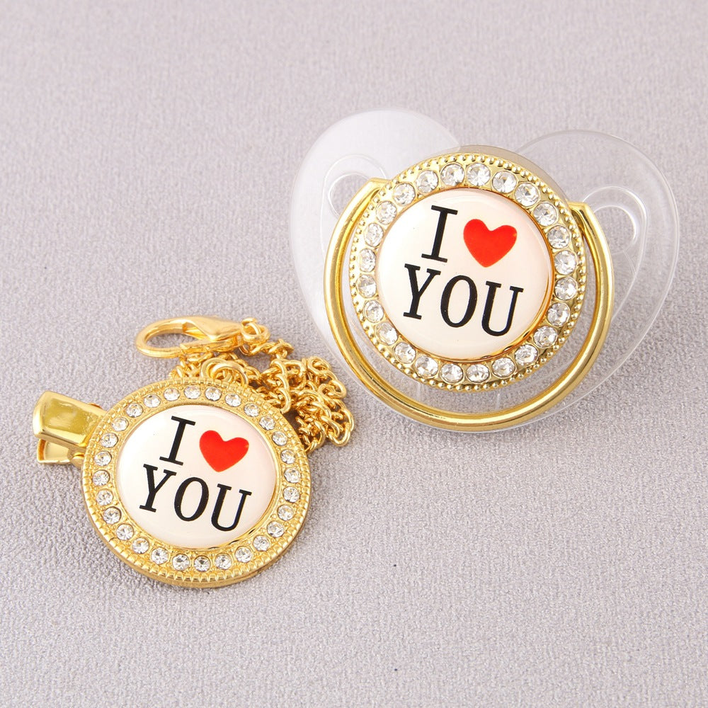 Set Ciuccio con Catenella e Copri-Polvere – “I ❤️ YOU” con Cristalli (6-12 mesi)