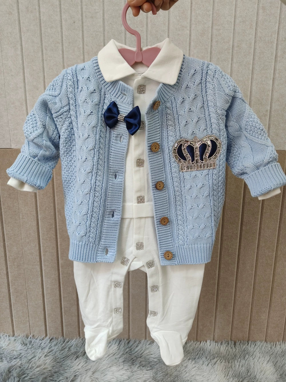 Completo Neonato Elegante 3 Pezzi – Azzurro con Corona