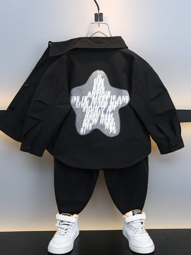 Giacca nera bambino con stampa stella sul retro