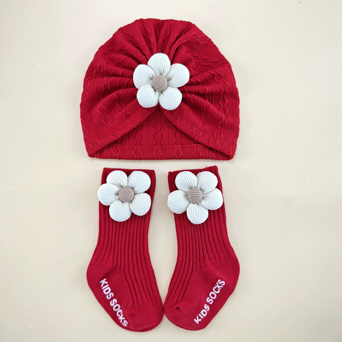 Set Cappellino + Calzini Fiore – 0-6 mesi