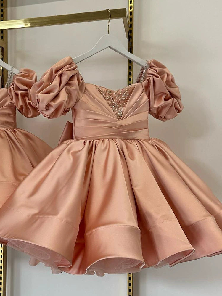 Abito Principessa Satinato con Maniche a Sbuffo e Gonna Voluminosa