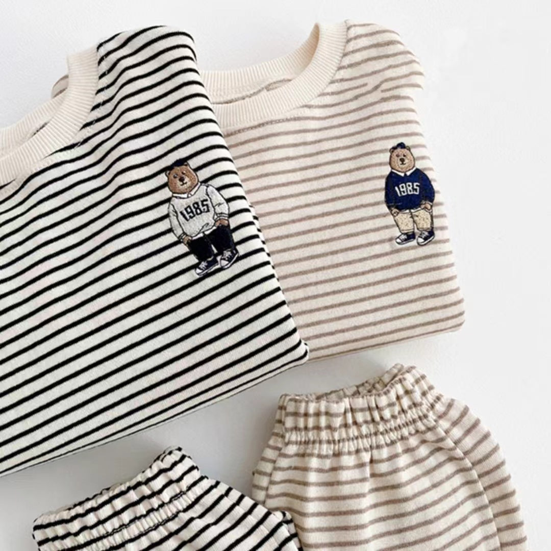 Completo a Righe con Orsetto Ricamato