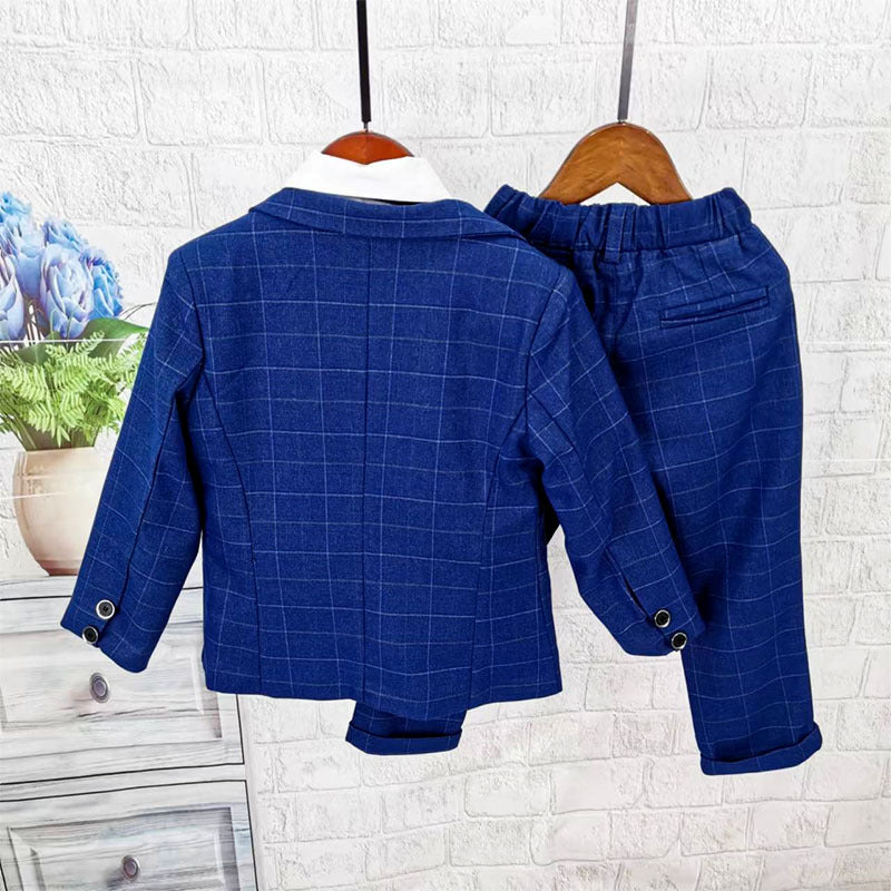 Completo Elegante Bambino 4 Pezzi – Giacca, Gilet e Pantaloni Blu con Papillon