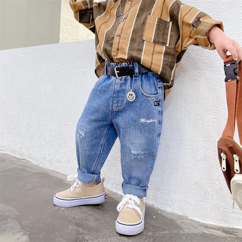 Jeans Bambino Stile Casual   Lavaggio Chiaro con Strappi