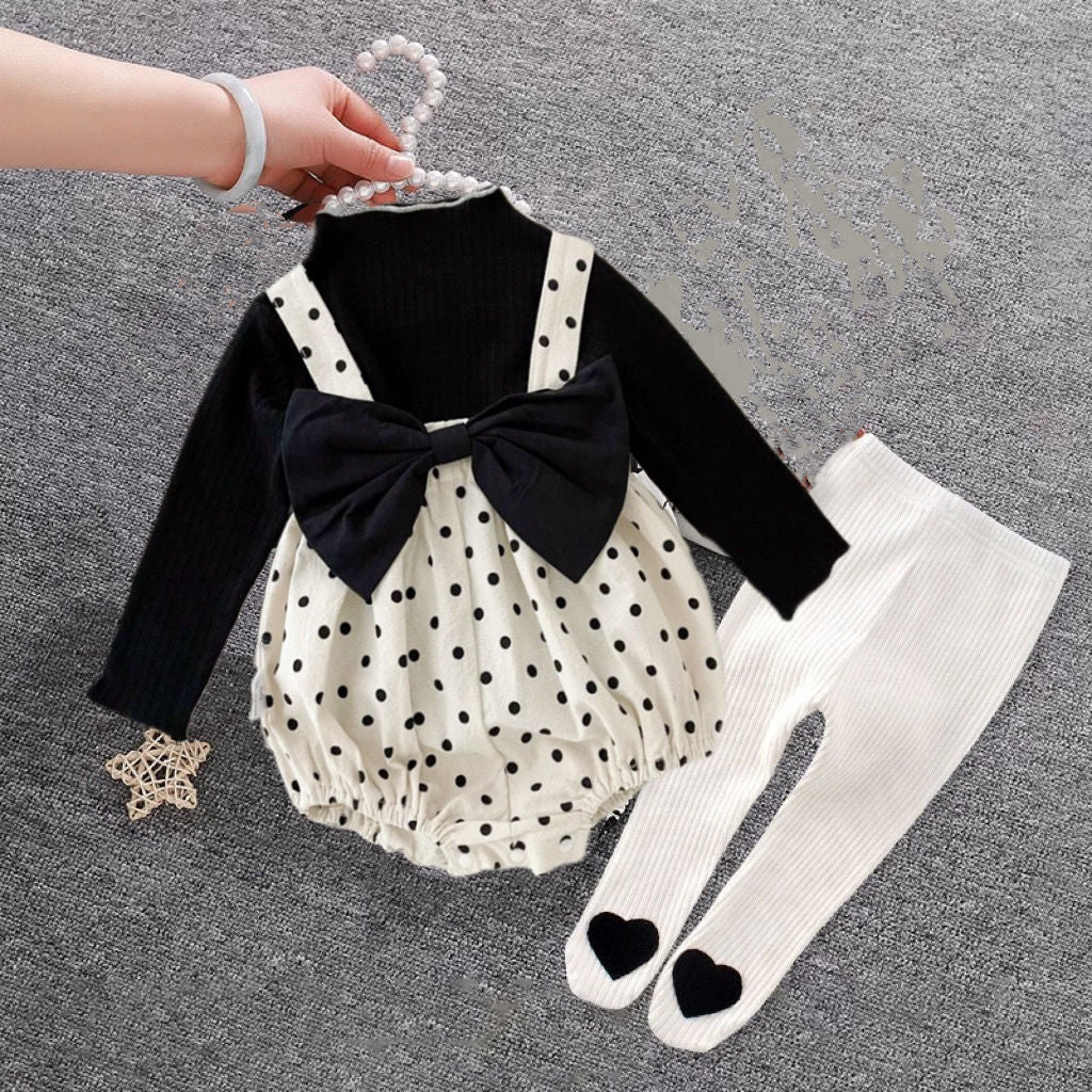 Completo bimba “Pois & Fiocco” – 3 pezzi: body, salopette e calzamaglia con cuoricini