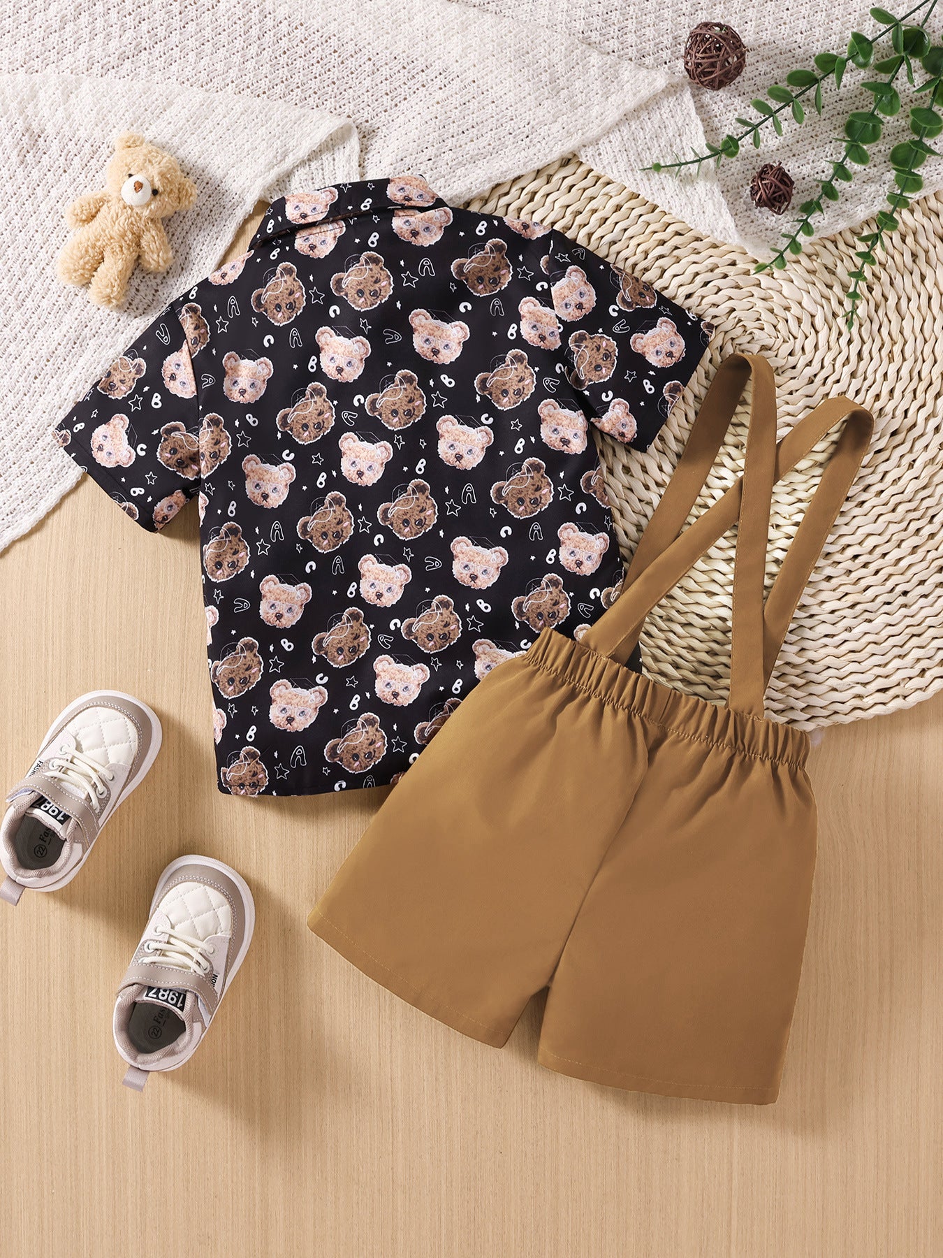 Completo elegante bimbo con stampa orsacchiotti e bretelle