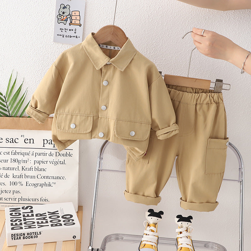 Completo Bambino Minimalista con Camicia e Pantaloni Cargo