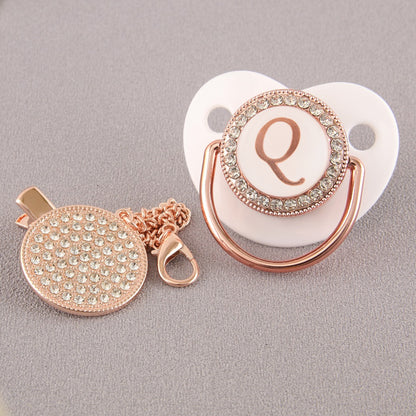 Set Ciuccio Luxury Bianco e oro rosa con Clip – Personalizzato con Iniziale (6-12 mesi)