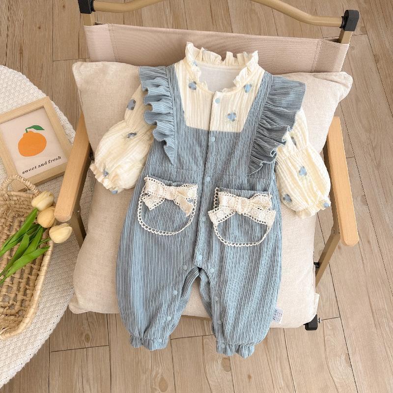 Tutina Bambina  con Bretelle  e Blusa Ricamata   Stile Romantico