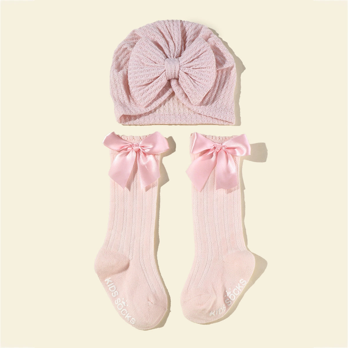 Set Cappellino + Calzini Fiocco Raso (0-6 mesi)