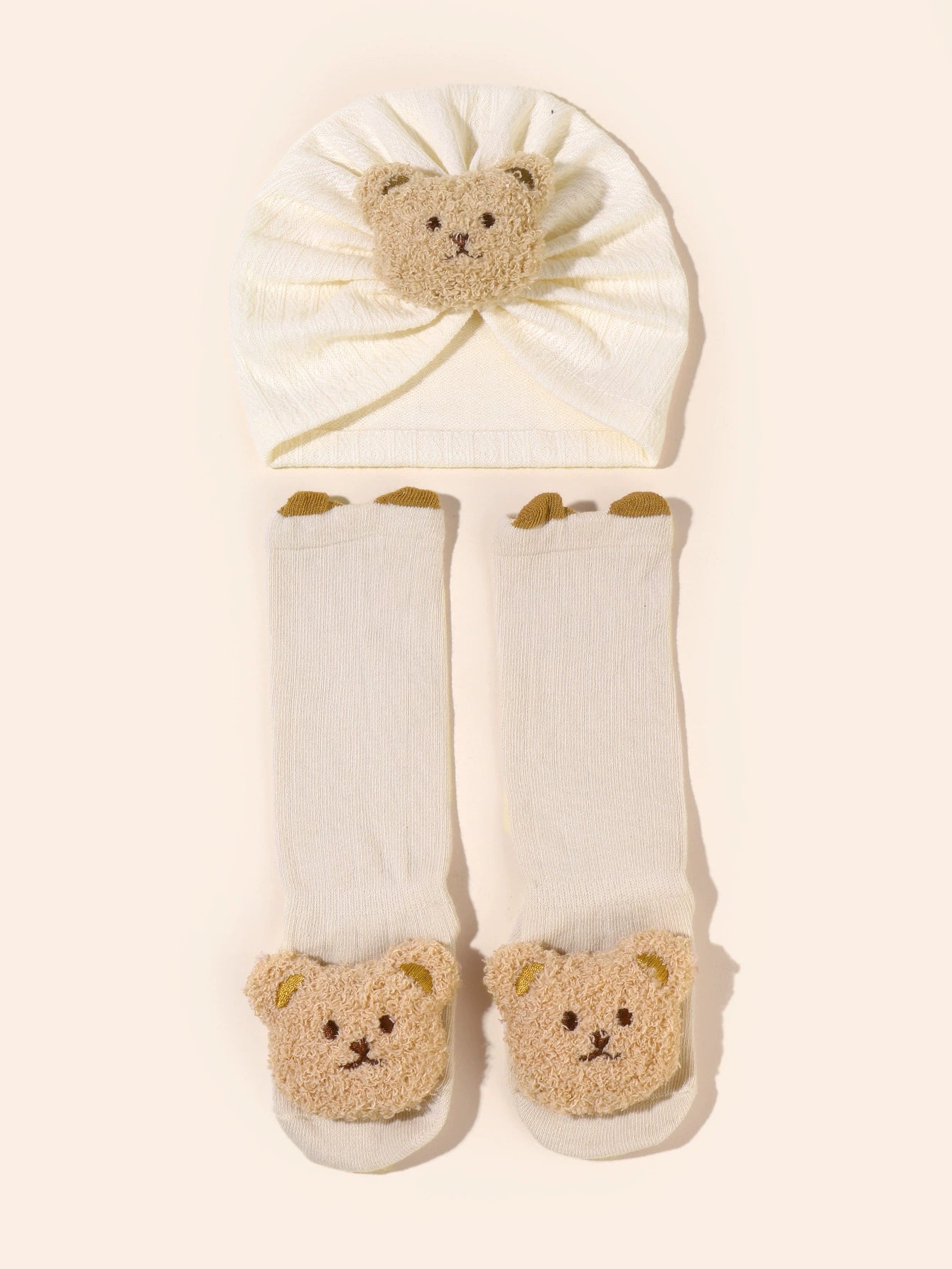 Set Cappellino + Calzini Orsetto Morbido (0-6 mesi)