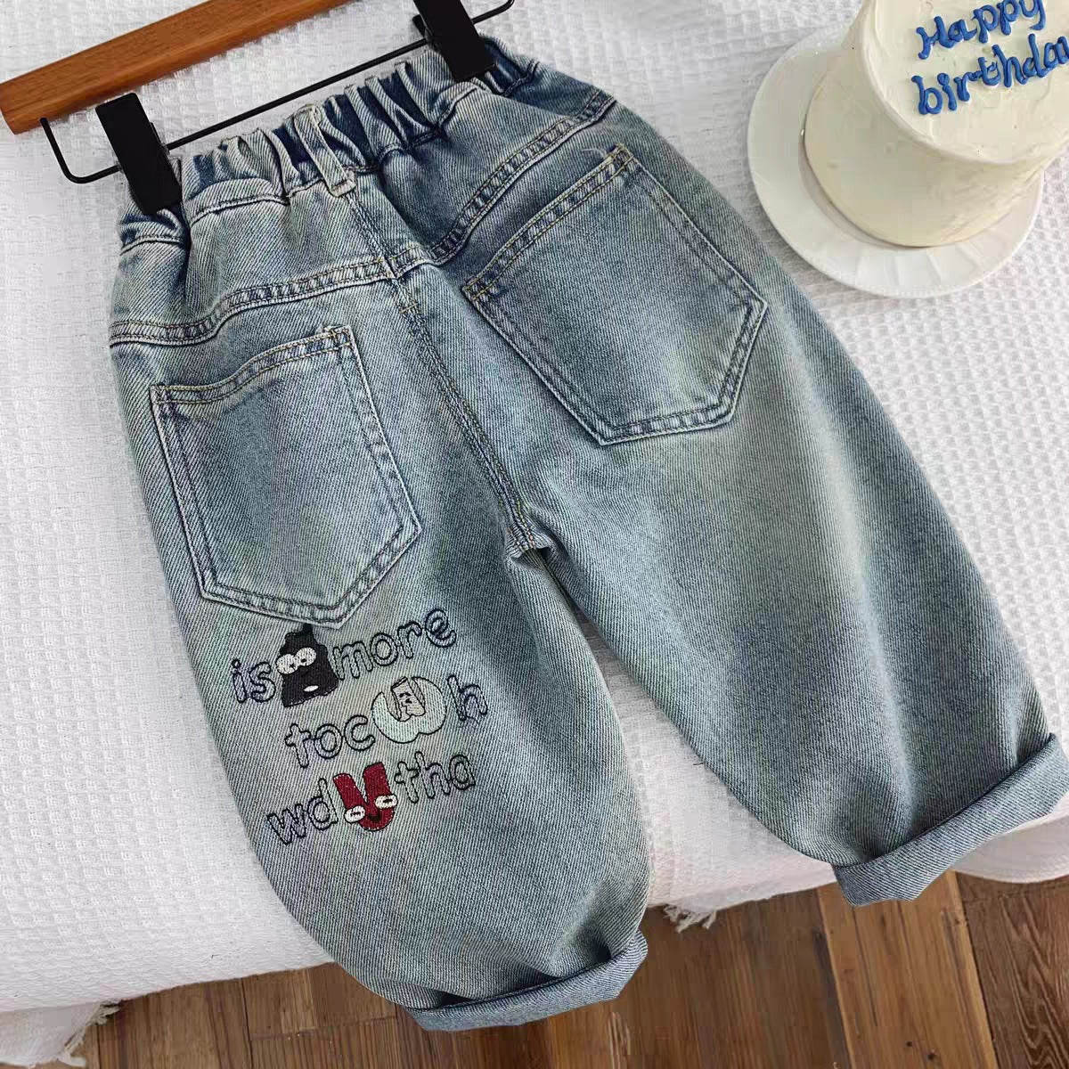 Jeans Bambino con Ricami Cartoon e Scritta