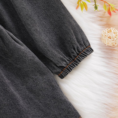 Vestitino Bimba in Jeans Nero con Colletto Volant e Bottoni in Legno
