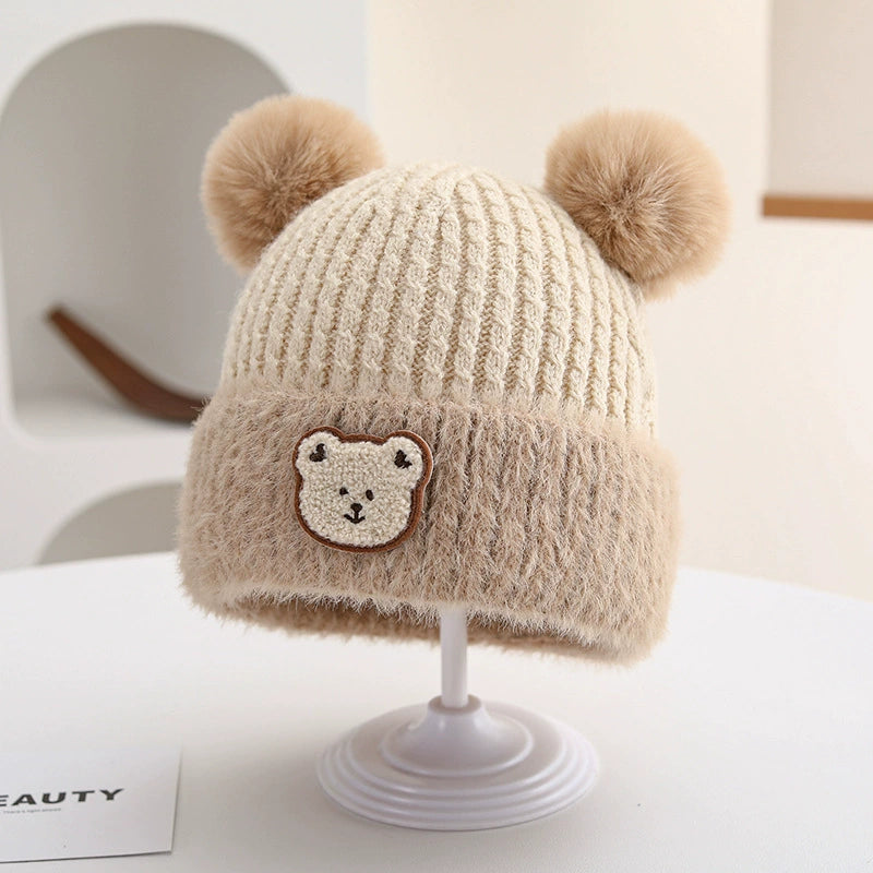 Cappellino Invernale Orsetto con Doppio Pon Pon – Maglia Morbida per Bambini