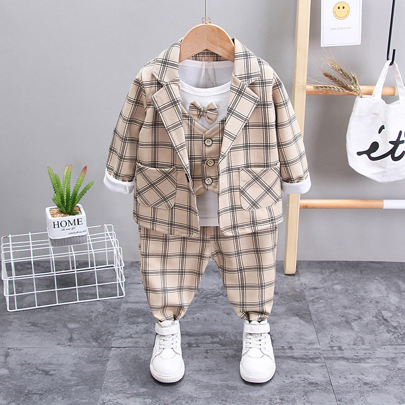 Completo elegante bambino con giacca, gilet, pantaloni e papillon – fantasia a quadri