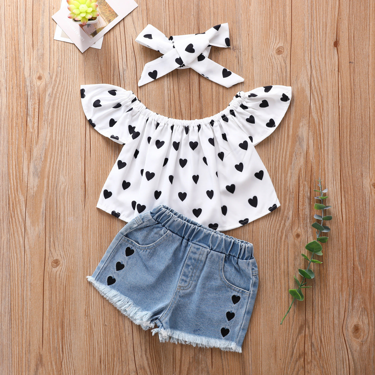 Set Estivo Bambina  Top a Cuori, Shorts in Denim e Fascia