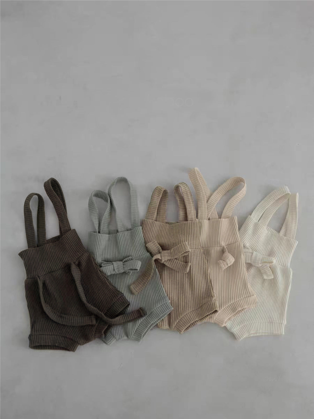 Salopette in Maglia a Coste con Fiocco