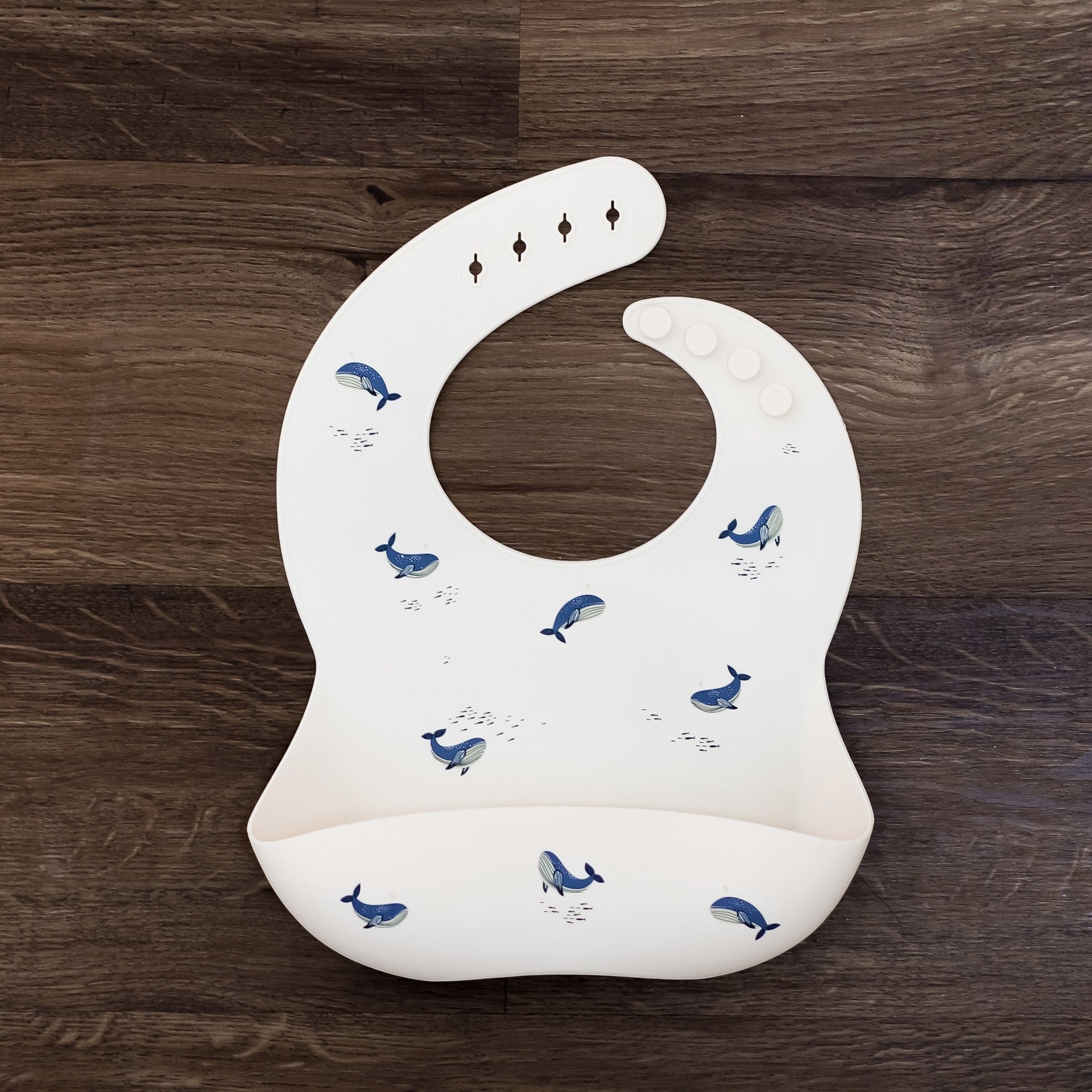 Bavaglino in Silicone Impermeabile  Fantasia Balene Blu