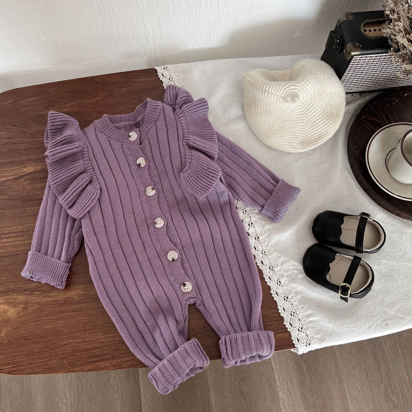 Tutina in maglia a costine con volant sulle spalle – 2 varianti