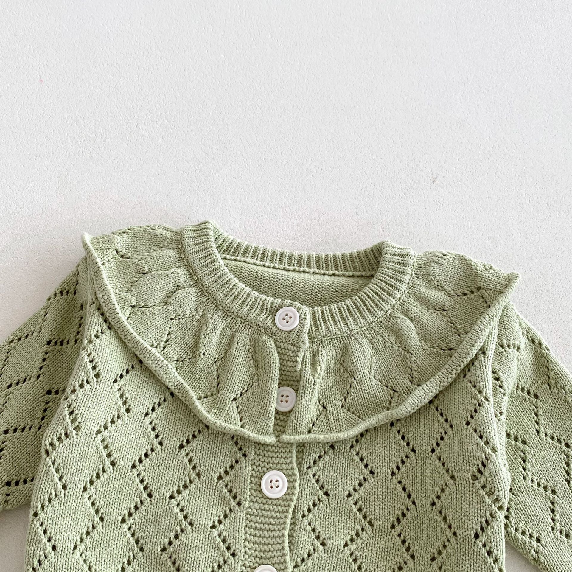 Cardigan Neonata/ Bimba in Maglia con Colletto Volant – Lavorazione a Rombo