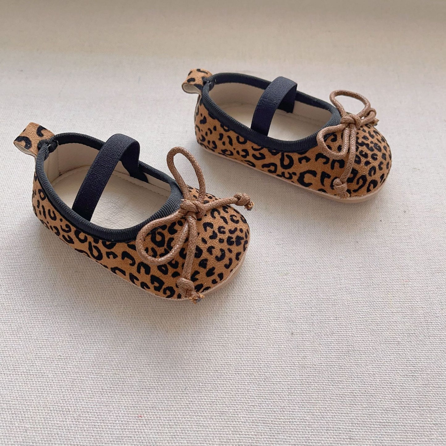 Scarpe neonata leopardate