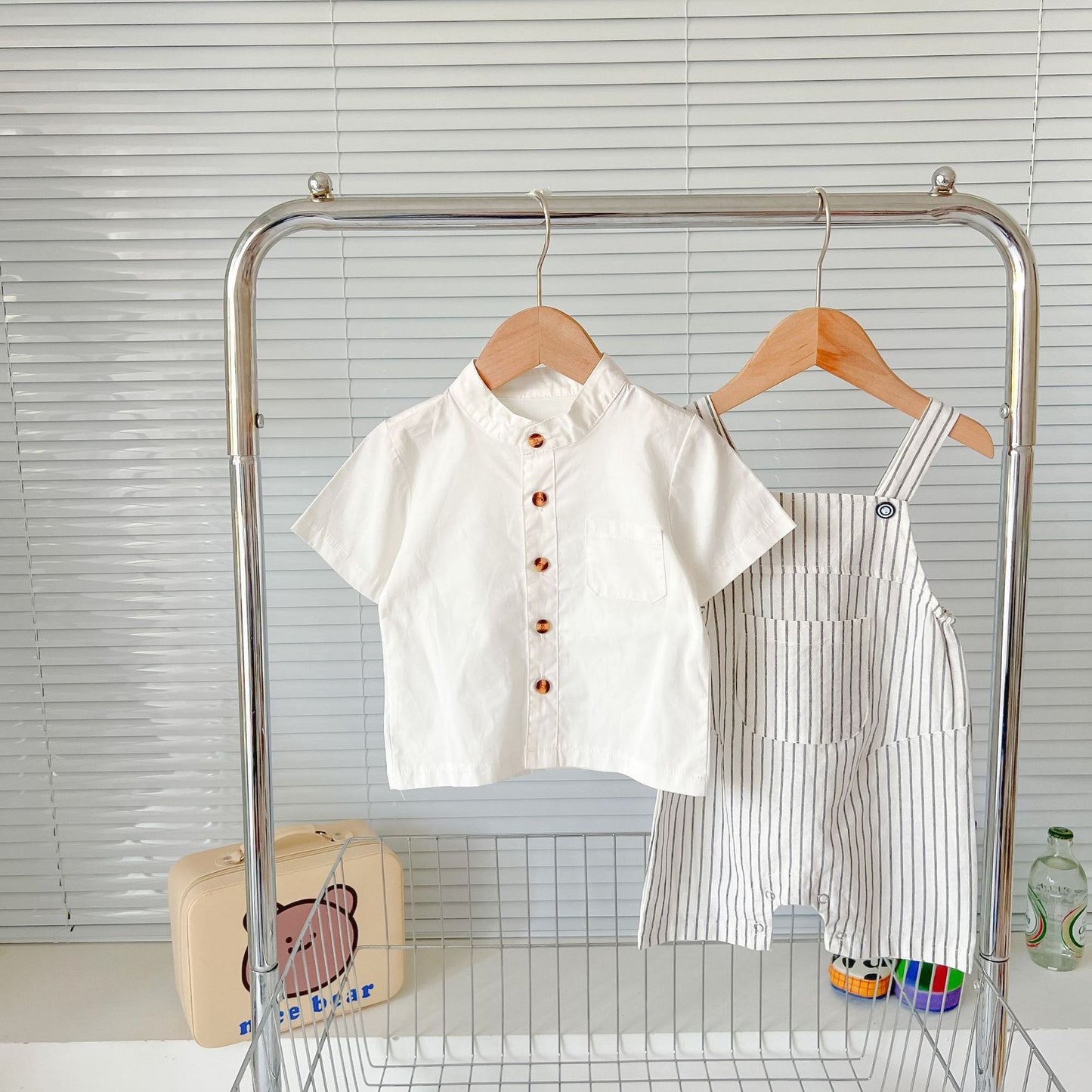 Completo Estivo per Bambini con Camicia e Salopette a Righe