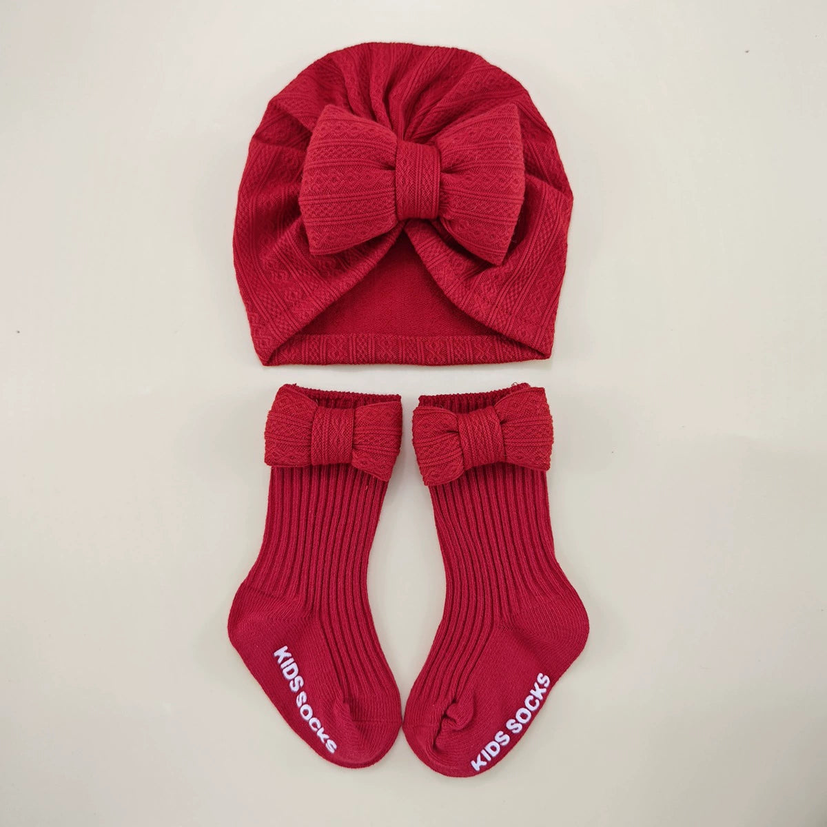Set Cappellino + Calzini Maxi Fiocco (0-6 mesi)