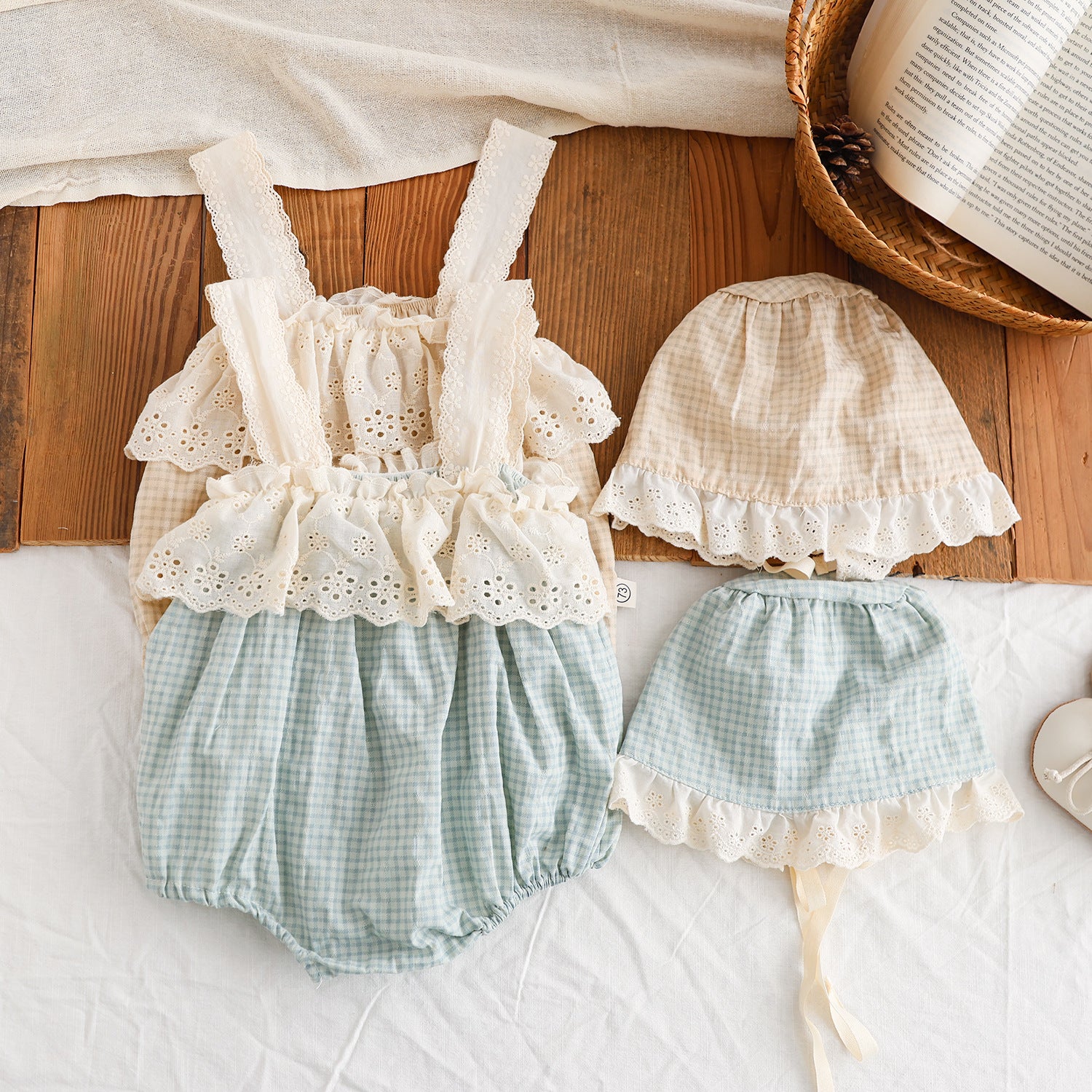 Completo bambina Estivo con Cappellino  Stile Romantico